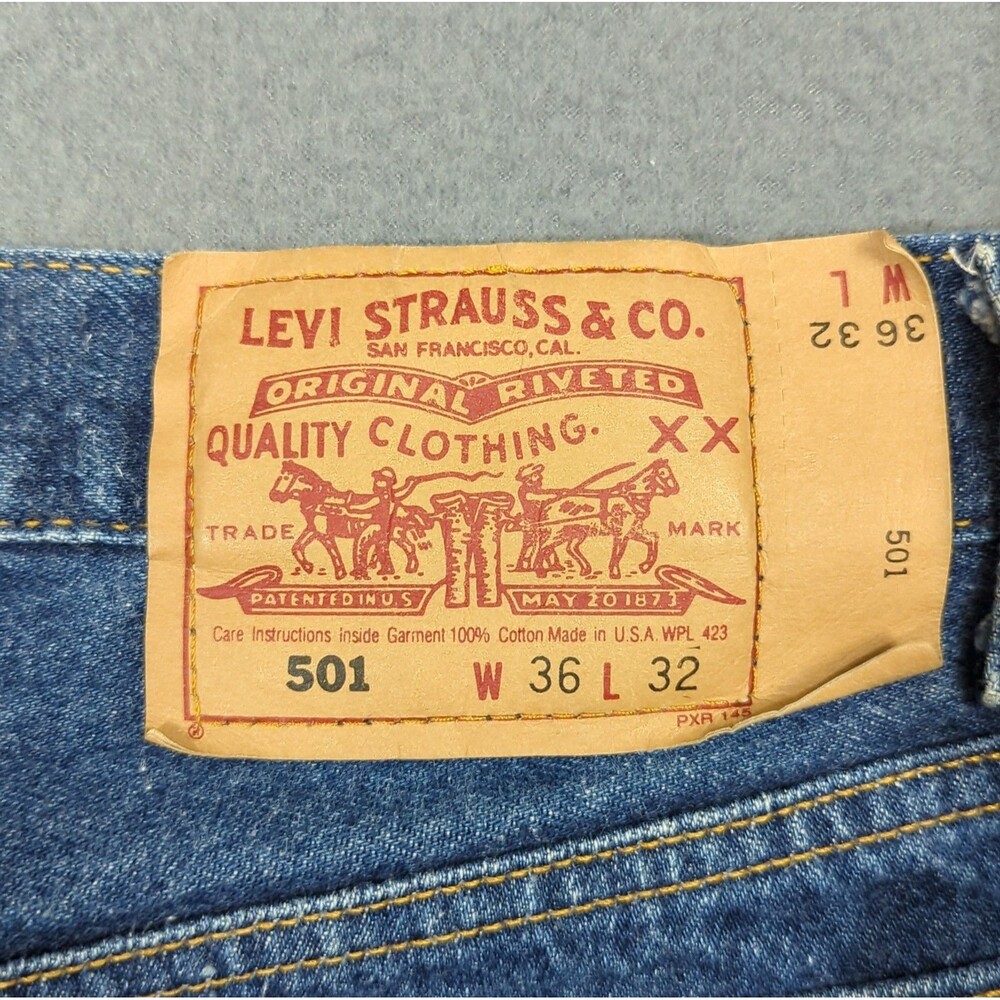 Levi's Vtg Jeans Mens 36x32 Fits 34x31 Blue 501 Straight Button Fly USA Made Y2K